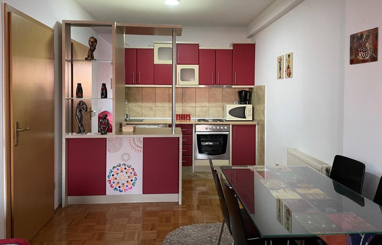 Mexican Touch Apartment With Parking Garage Prisztina Zewnętrze zdjęcie